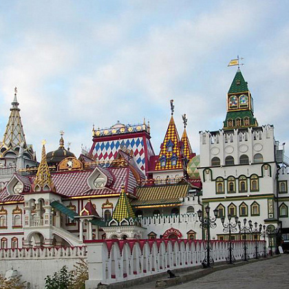 Входная группа Кремль в Измайлово, культурно-развлекательный комплекс. 